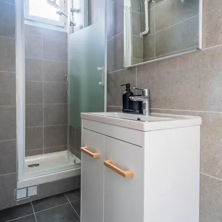 Agreable Dans La Paisbile Montreuil (Seine-Saint-Denis)